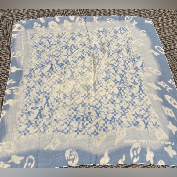 Authentic LV watercolor scarf - Picture 1 of 7